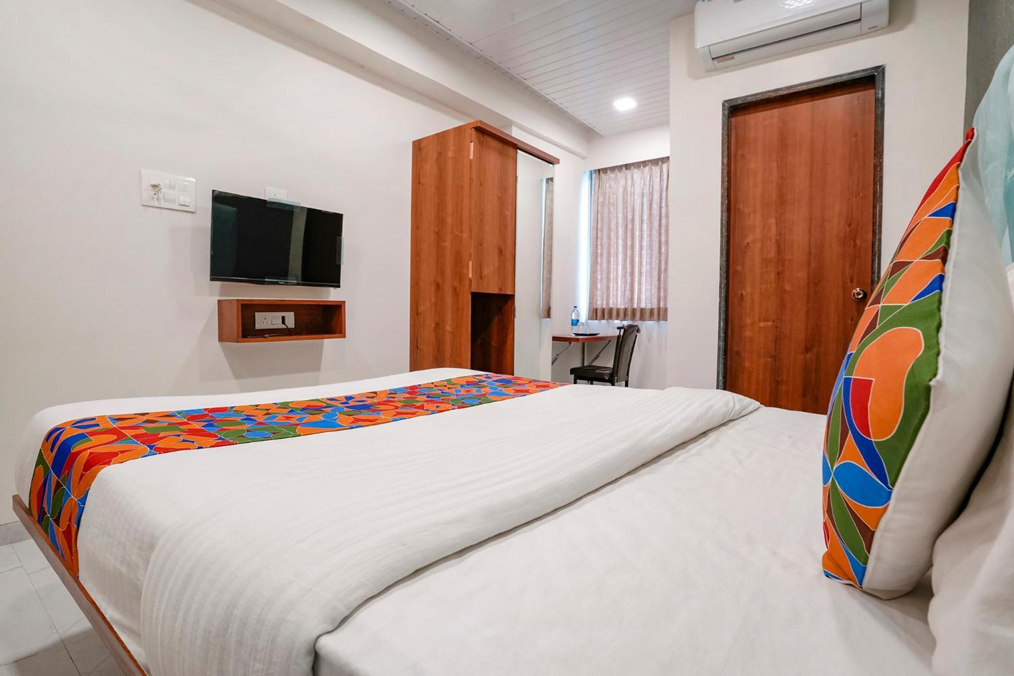 Fabhotel The Mint Mumbai Bagian luar foto