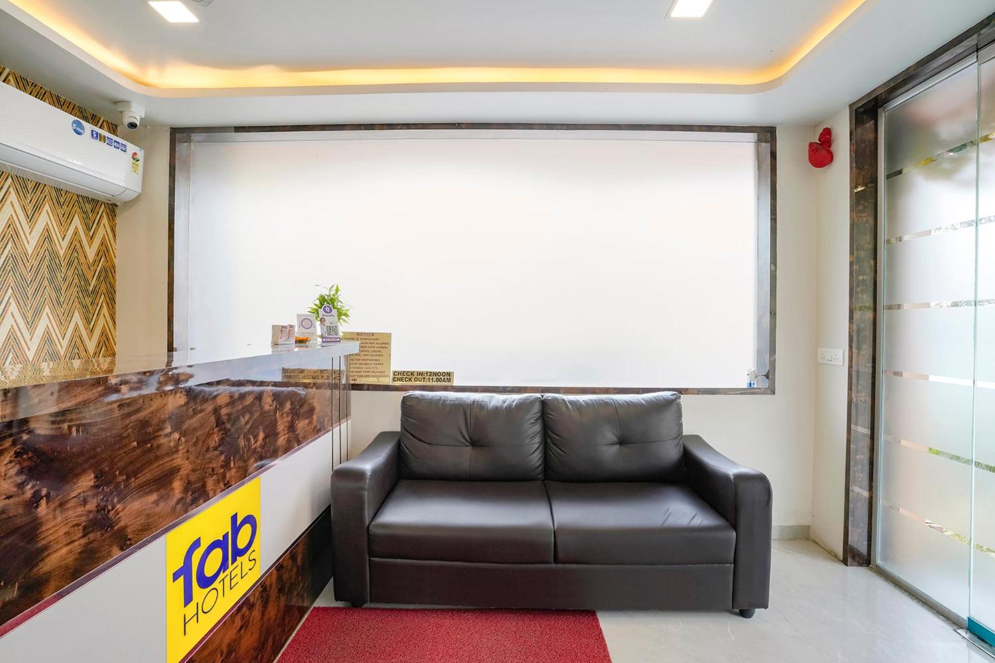 Fabhotel The Mint Mumbai Bagian luar foto