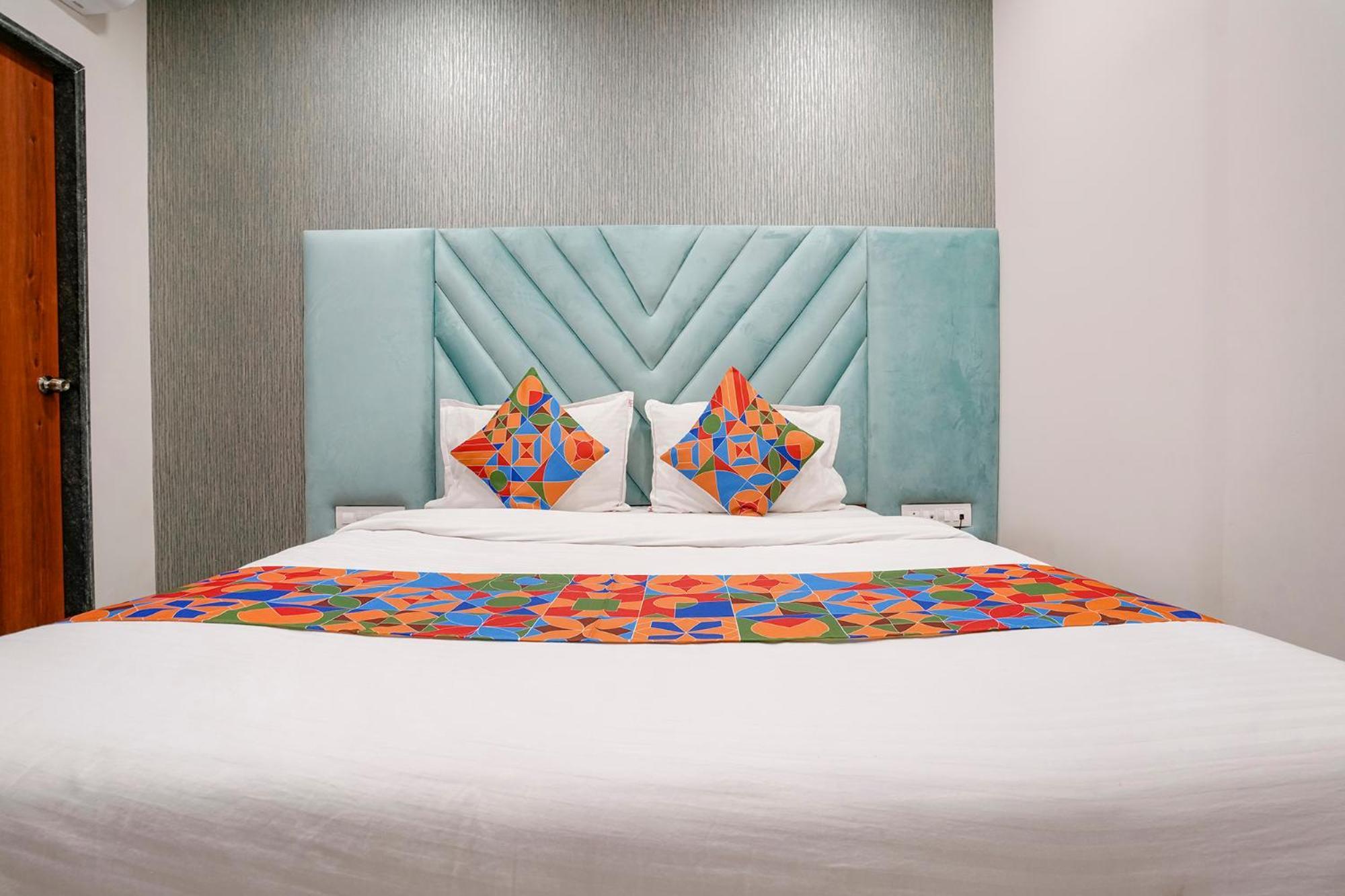 Fabhotel The Mint Mumbai Bagian luar foto
